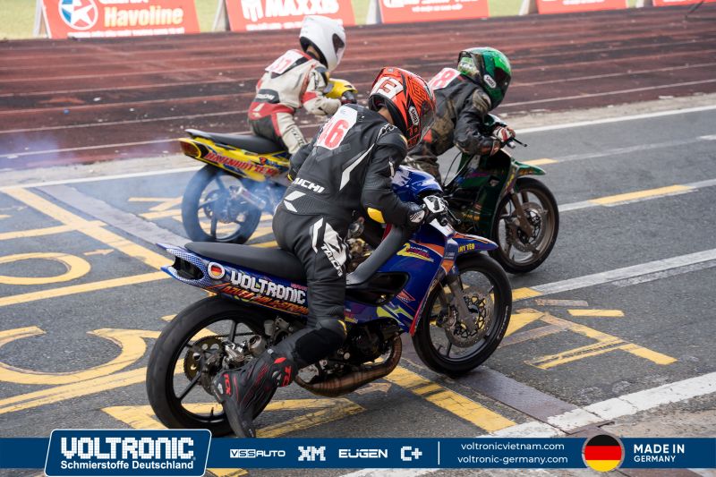 cac tay dua tap dot truoc chang dau