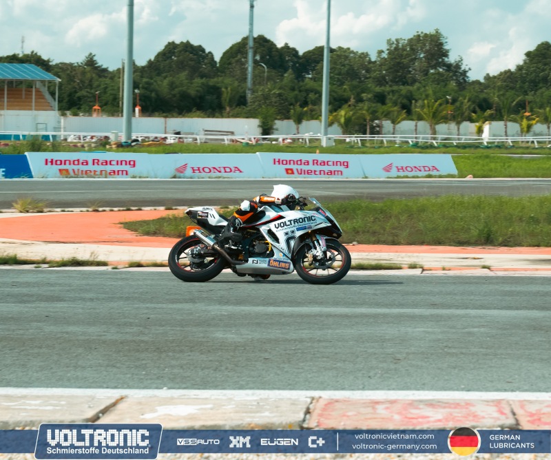 VMRC 2025 but pha toc do tai chang 2 va 3 7