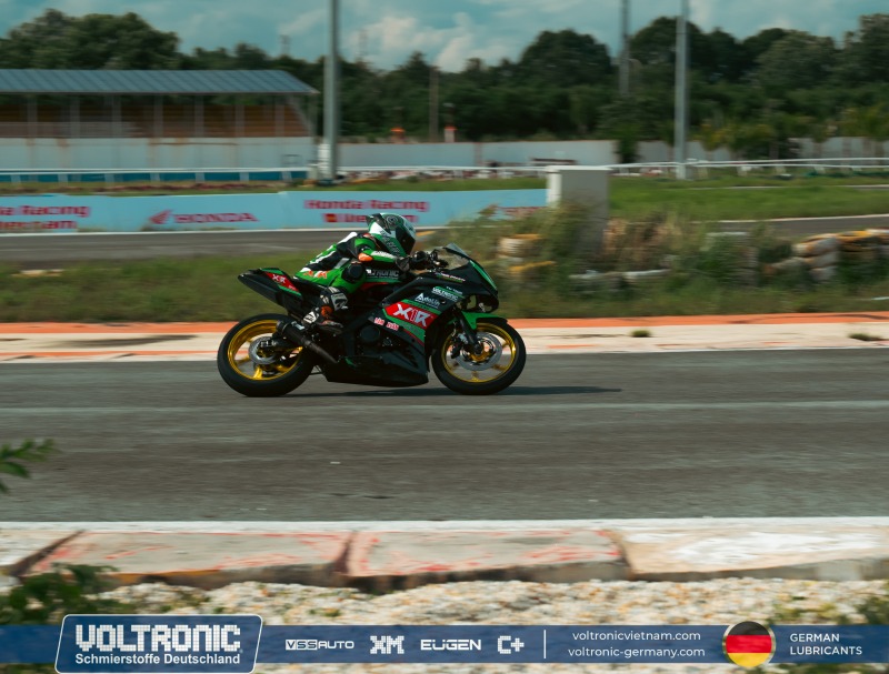 VMRC 2025 but pha toc do tai chang 2 va 3 8