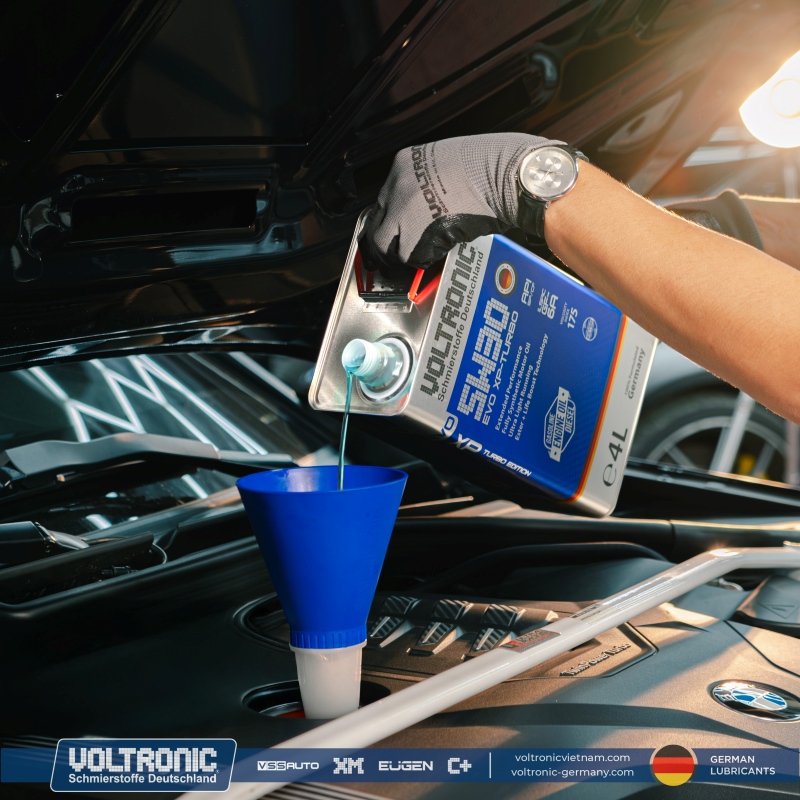 so sanh dau nhot xe o to dong EVO va ECO 1